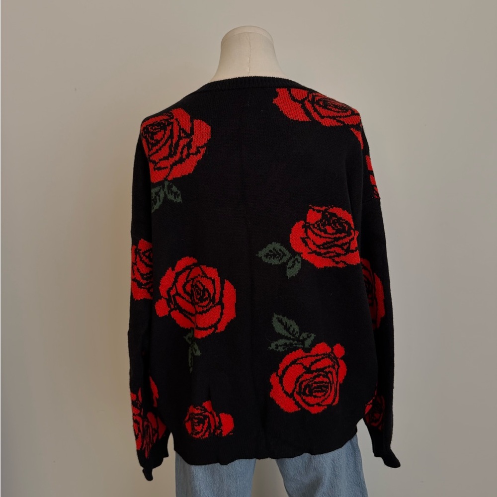Beach Riot Joey Sweater in Red Roses - Picture 5 of 9